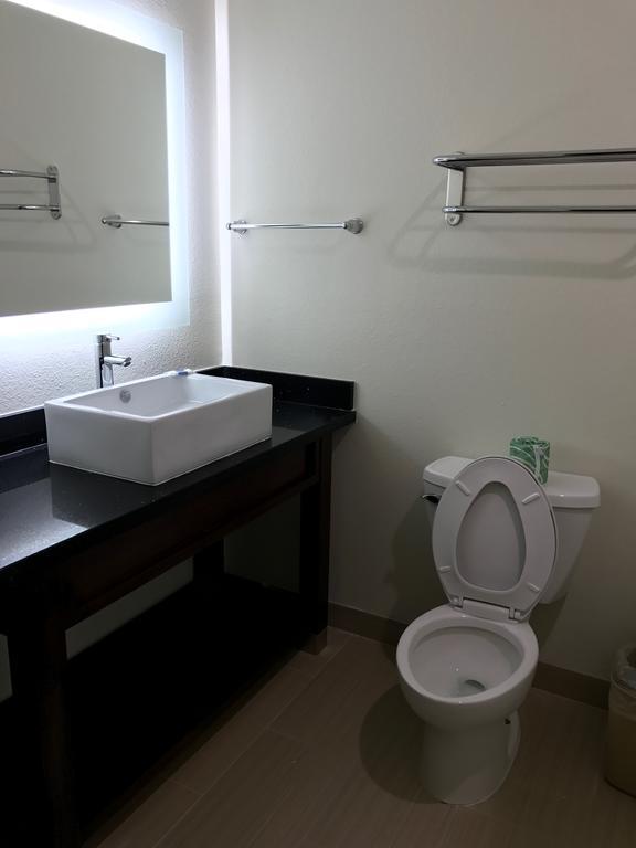 Americas Best Value Inn & Suites Spring / N. Houston Bagian luar foto
